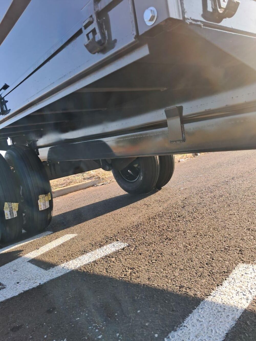 Imagem adicional 17 do item Carreta Basculante Metálica